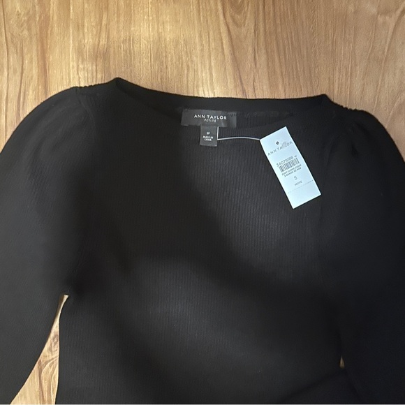 NWT button cuff balloon sleeve sweater - Picture 3 of 4